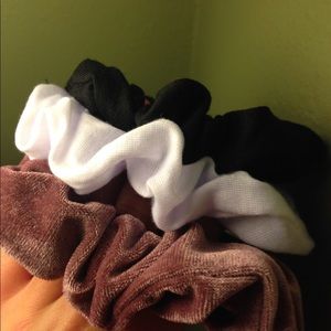 🌸Forever 21 scrungies!!